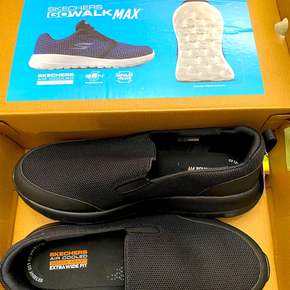 Brand New Sketchers size 12 Men’s ! wide NWT
